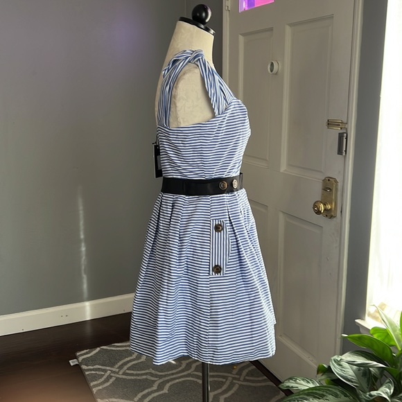 Romeo & Juliet Couture Shoulder Tie Stripe Dress - Picture 5 of 9